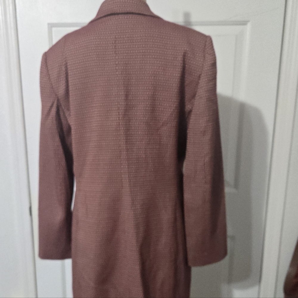 Le Suit Burgundy Textured Blazer. #150 - Picture 2 of 4